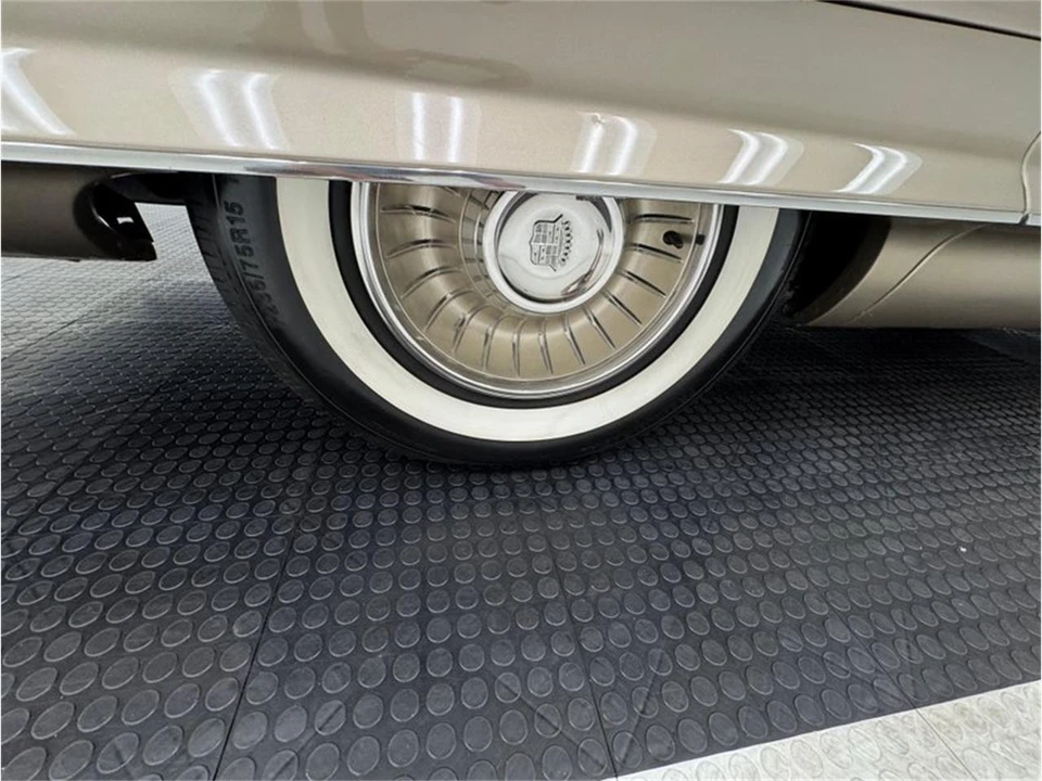 1961 Cadillac Series 62 6th Gen - Image 24 of 31