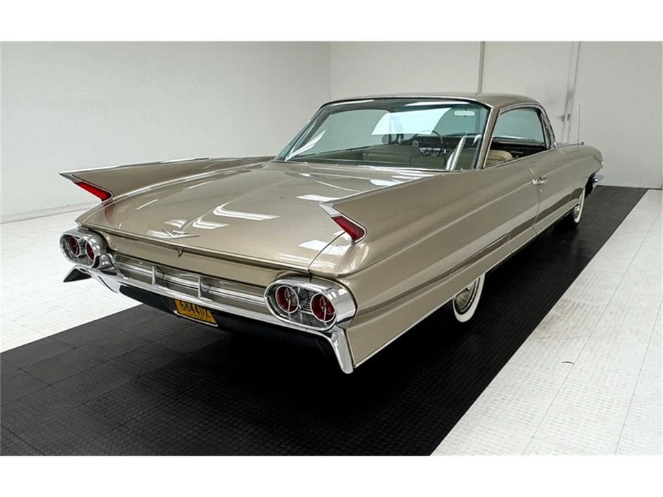 1961 Cadillac Series 62 6th Gen - Image 5 of 31