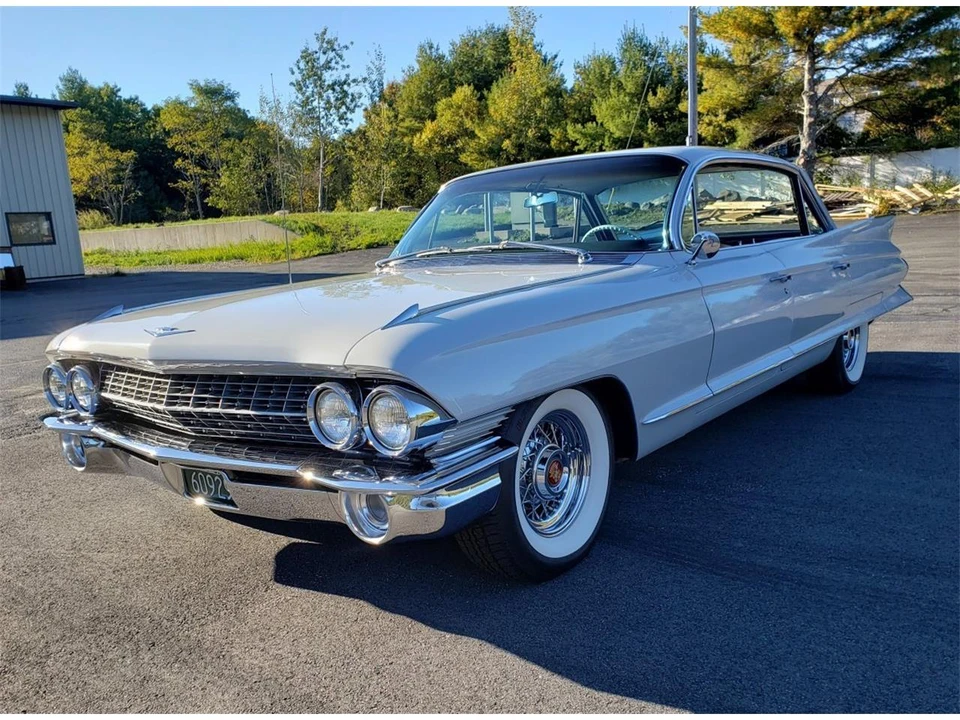 1961 Cadillac Series 62 6th Gen - Image 2 of 31