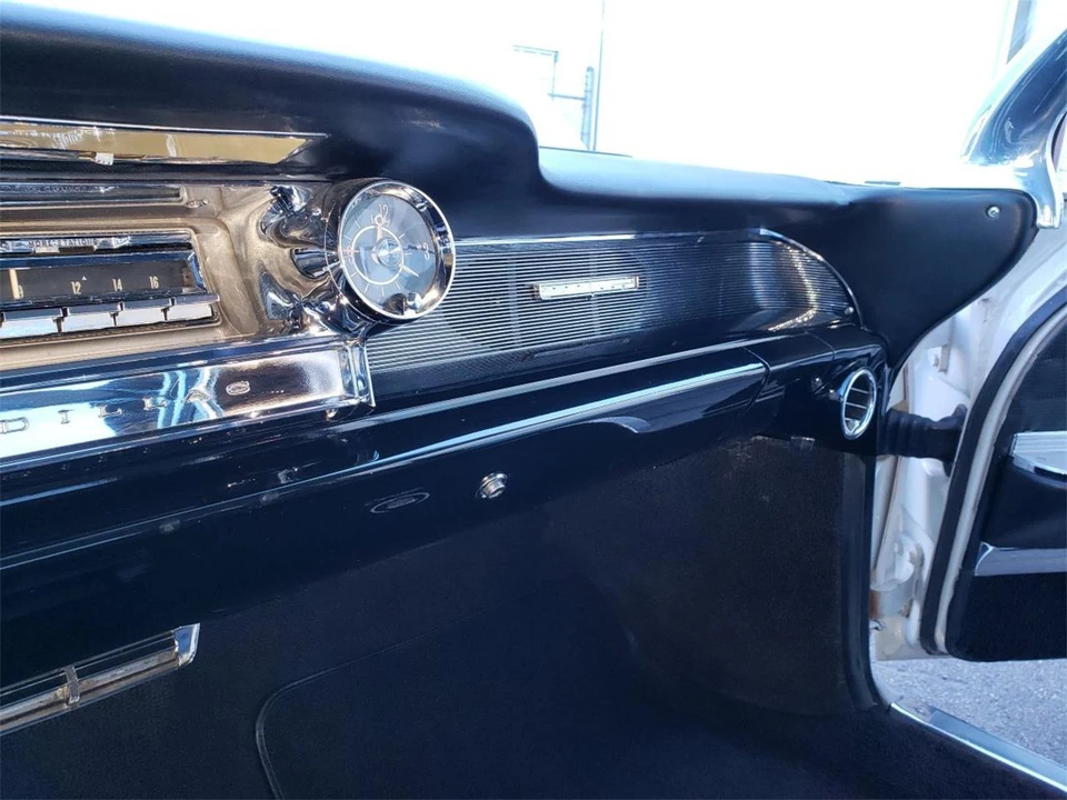 1961 Cadillac Series 62 6th Gen - Image 23 of 31