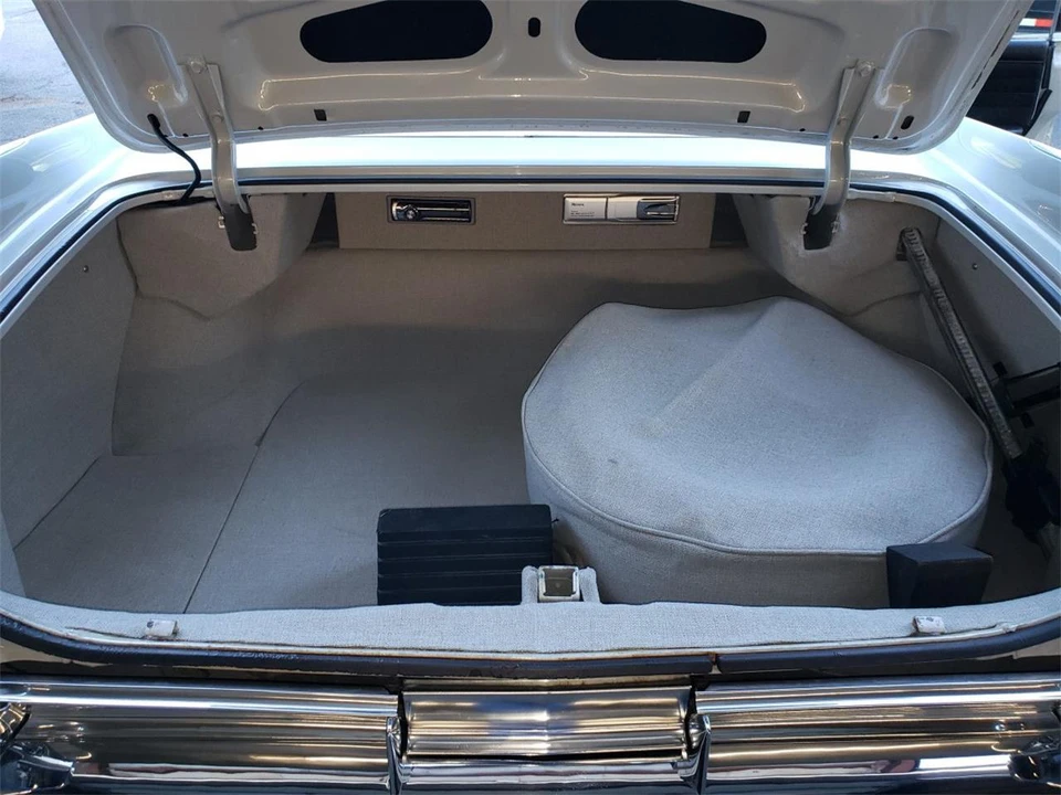 1961 Cadillac Series 62 6th Gen - Image 29 of 31