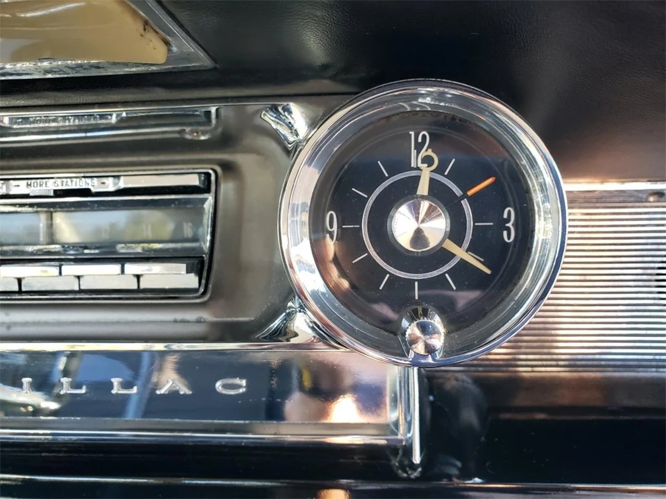 1961 Cadillac Series 62 6th Gen - Image 25 of 31