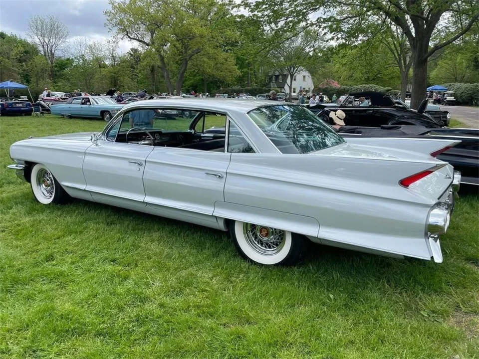 1961 Cadillac Series 62 6th Gen - Image 4 of 31