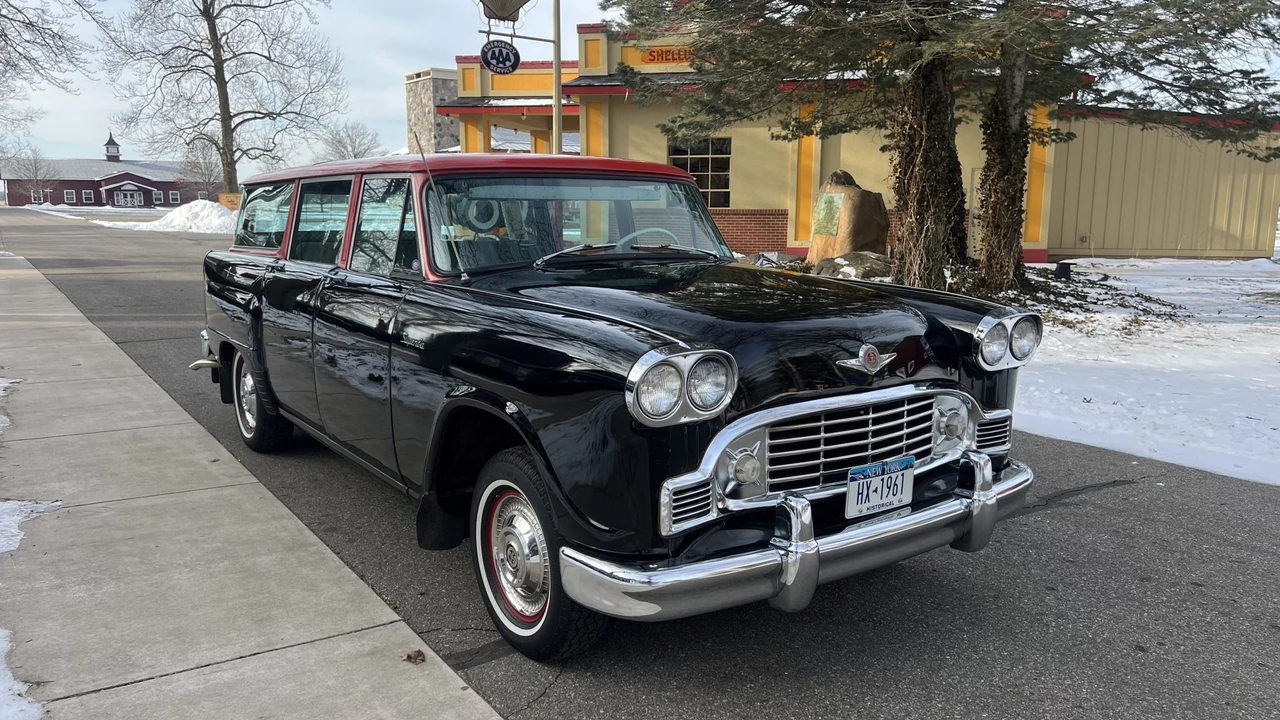 1961 Checker - Image 10 of 31