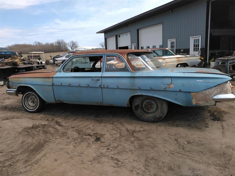 1961 Chevrolet Bel Air 6th Gen - Image 2 of 17