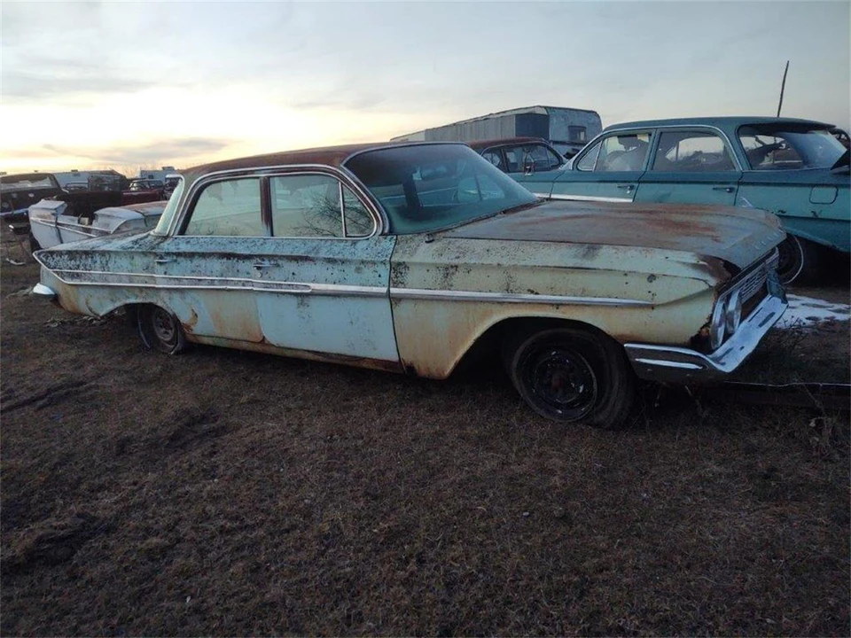 1961 Chevrolet Bel Air 6th Gen - Image 2 of 10