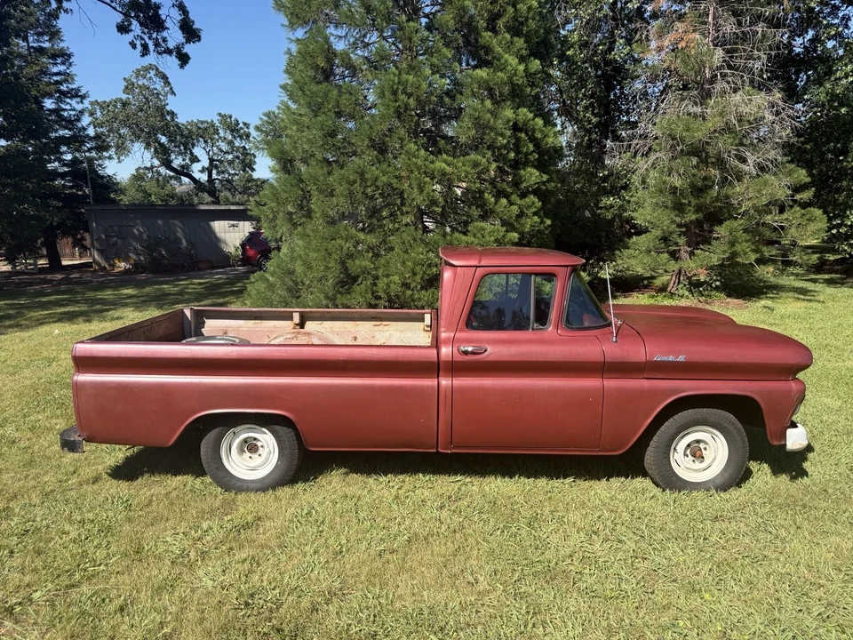 1961 Chevrolet Task Force - Image 9 of 31