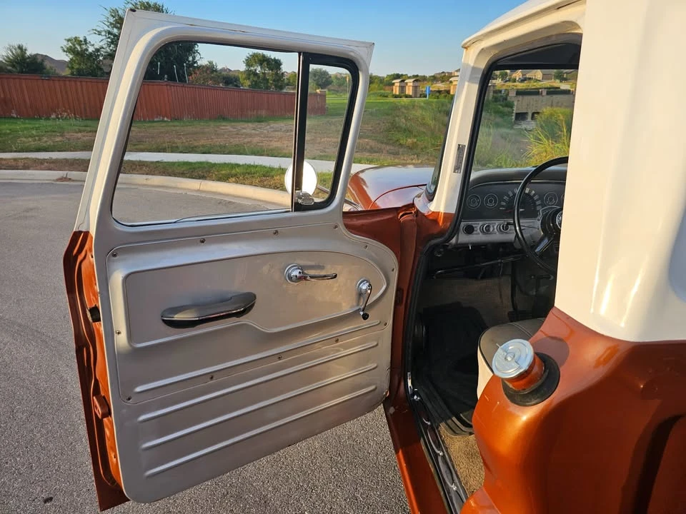 1961 Chevrolet Task Force - Image 10 of 20