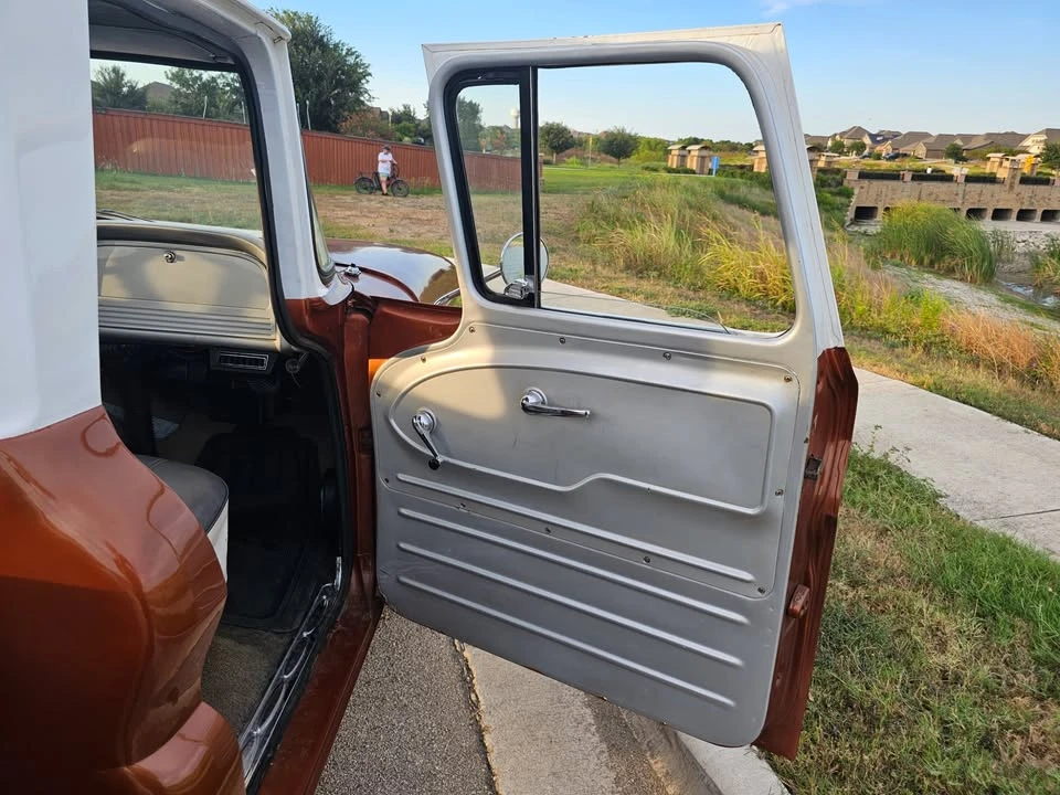 1961 Chevrolet Task Force - Image 15 of 20