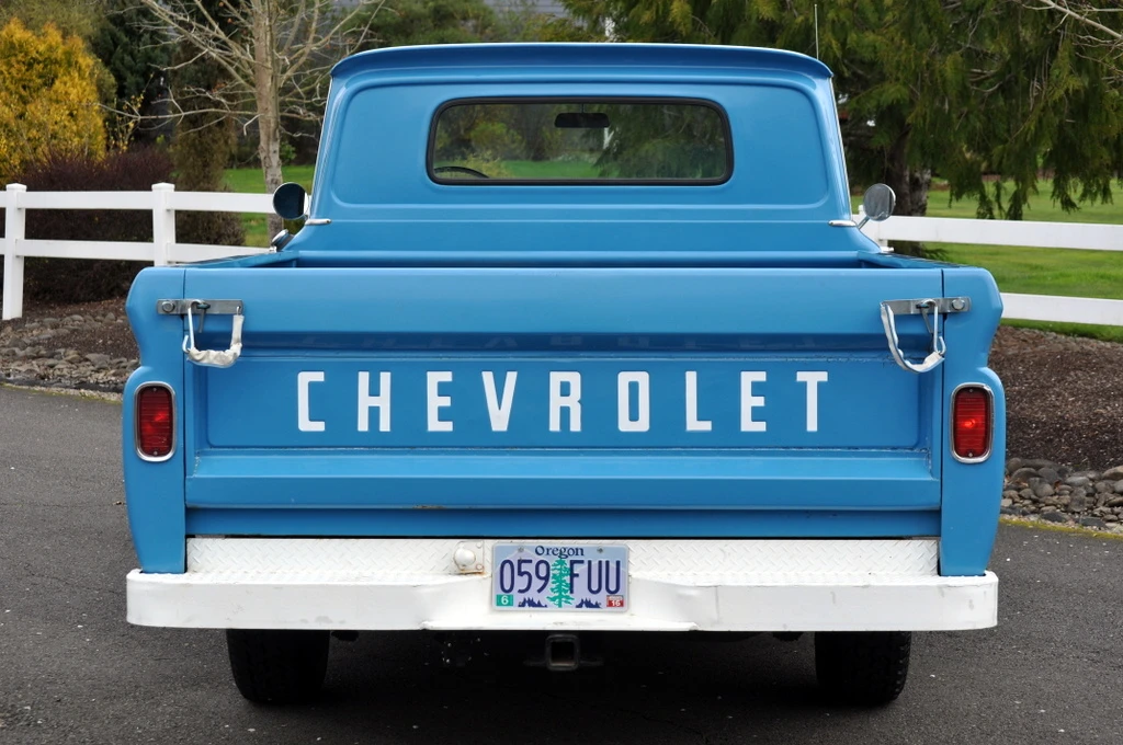 1961 Chevrolet Task Force - Image 8 of 31