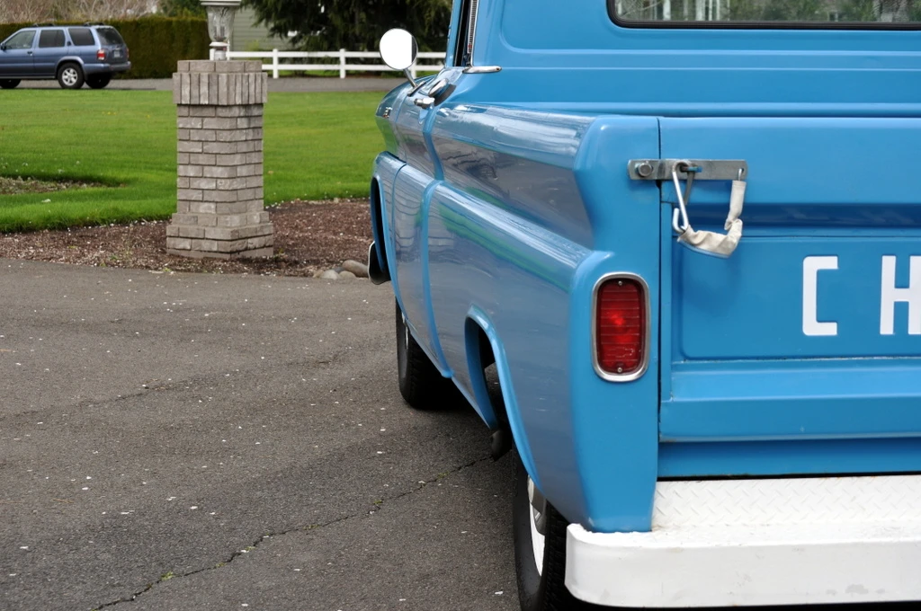 1961 Chevrolet Task Force - Image 15 of 31