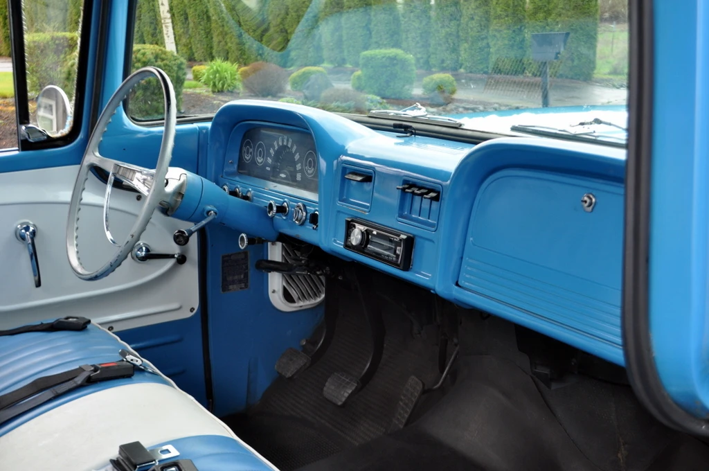 1961 Chevrolet Task Force - Image 23 of 31