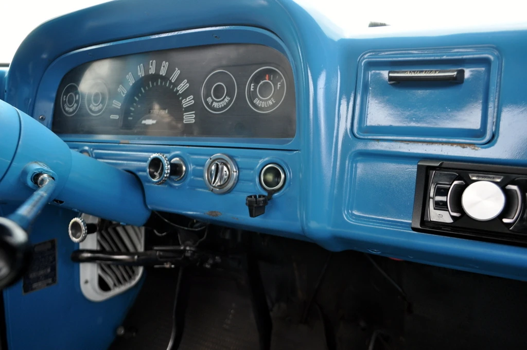 1961 Chevrolet Task Force - Image 25 of 31