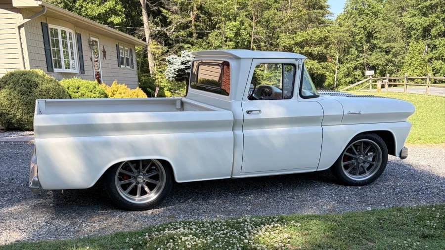 1961 Chevrolet Task Force - Image 2 of 25