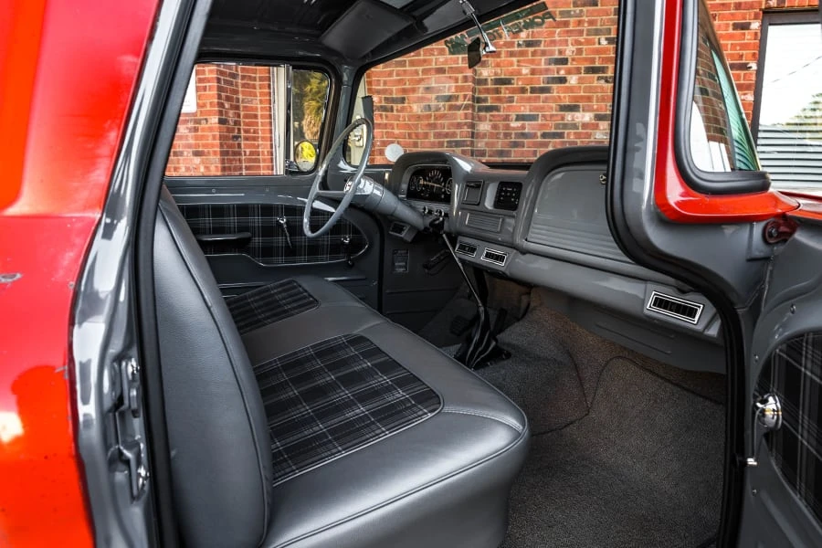 1961 Chevrolet Task Force - Image 21 of 31
