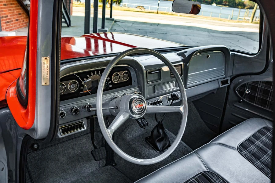 1961 Chevrolet Task Force - Image 23 of 31