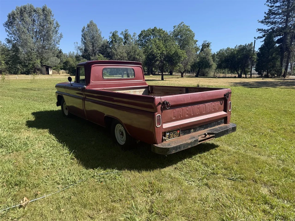 1961 Chevrolet Task Force - Image 4 of 31