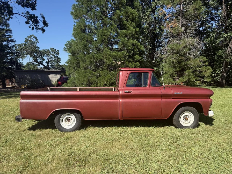 1961 Chevrolet Task Force - Image 7 of 31