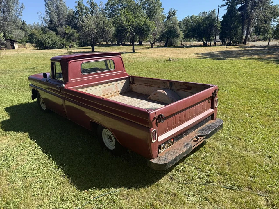 1961 Chevrolet Task Force - Image 9 of 31
