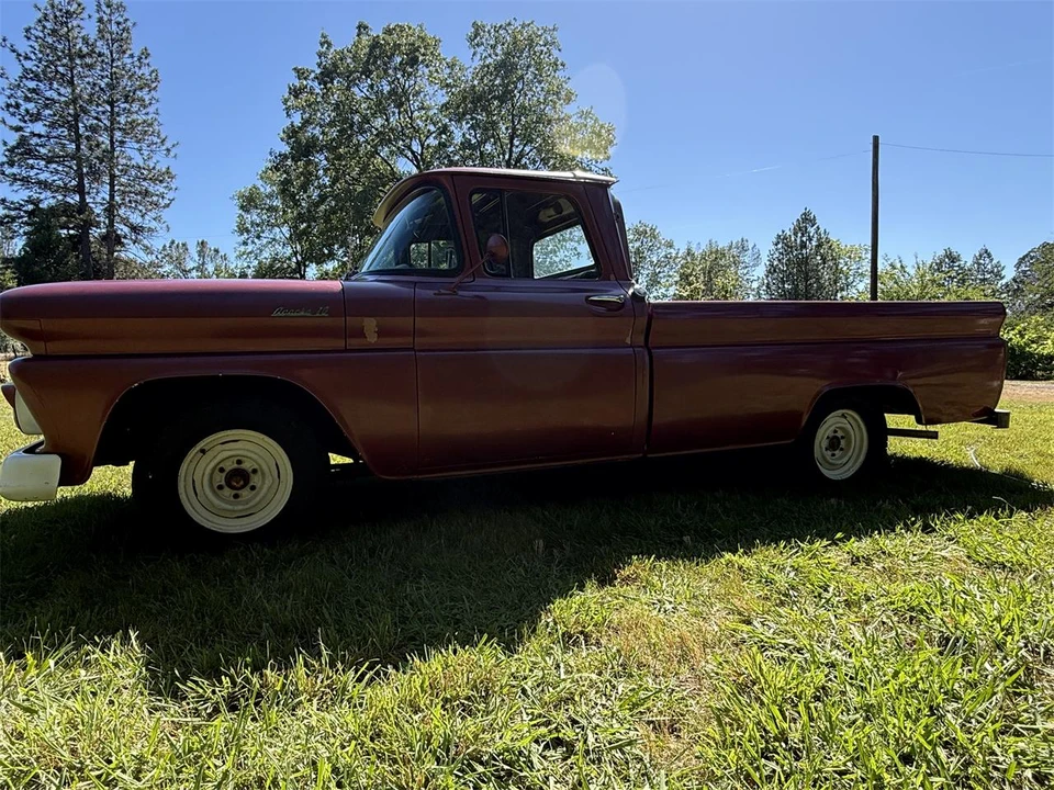1961 Chevrolet Task Force - Image 18 of 31