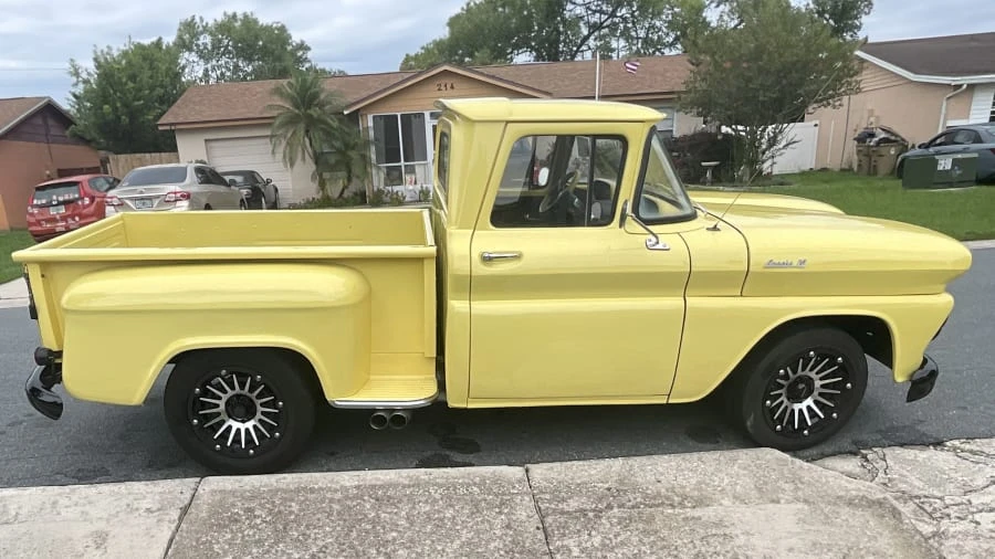 1961 Chevrolet Task Force - Image 8 of 20