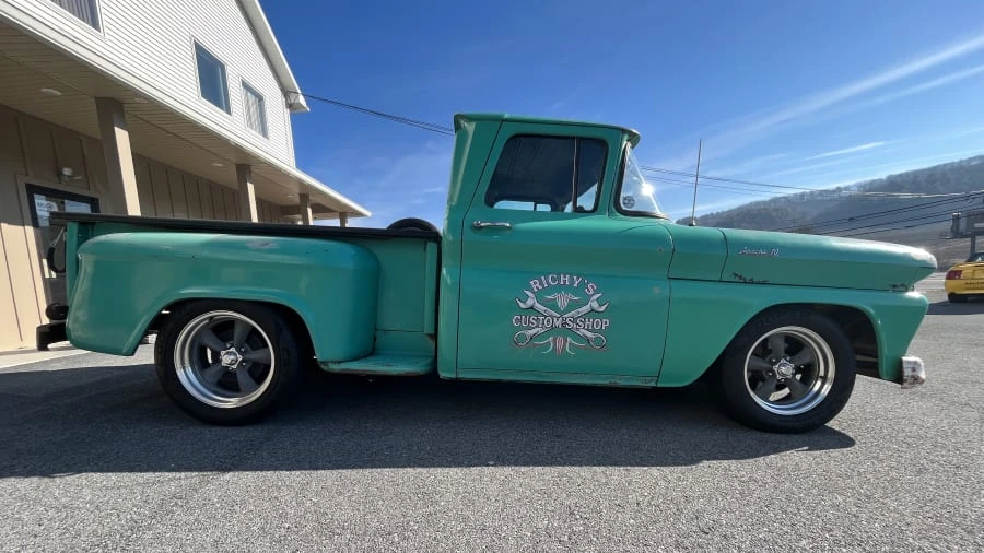 1961 Chevrolet Task Force - Image 9 of 18