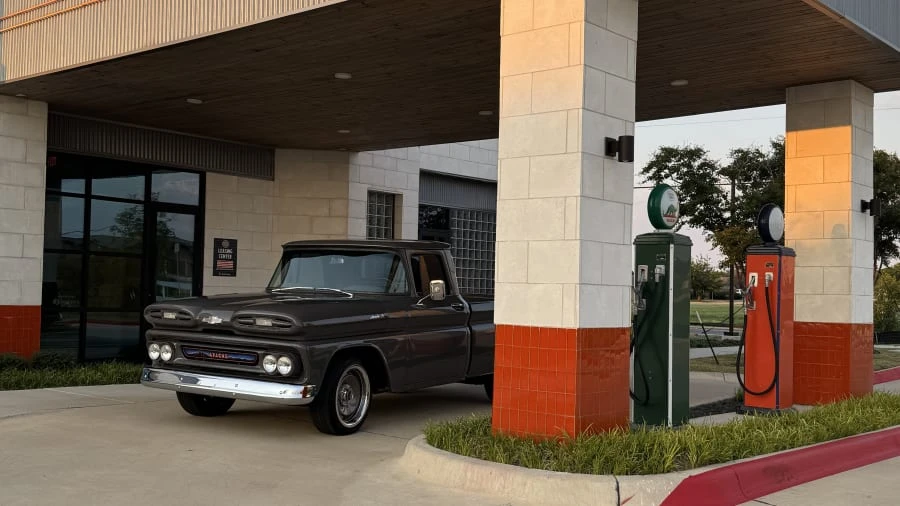 1961 Chevrolet Task Force - Image 21 of 31