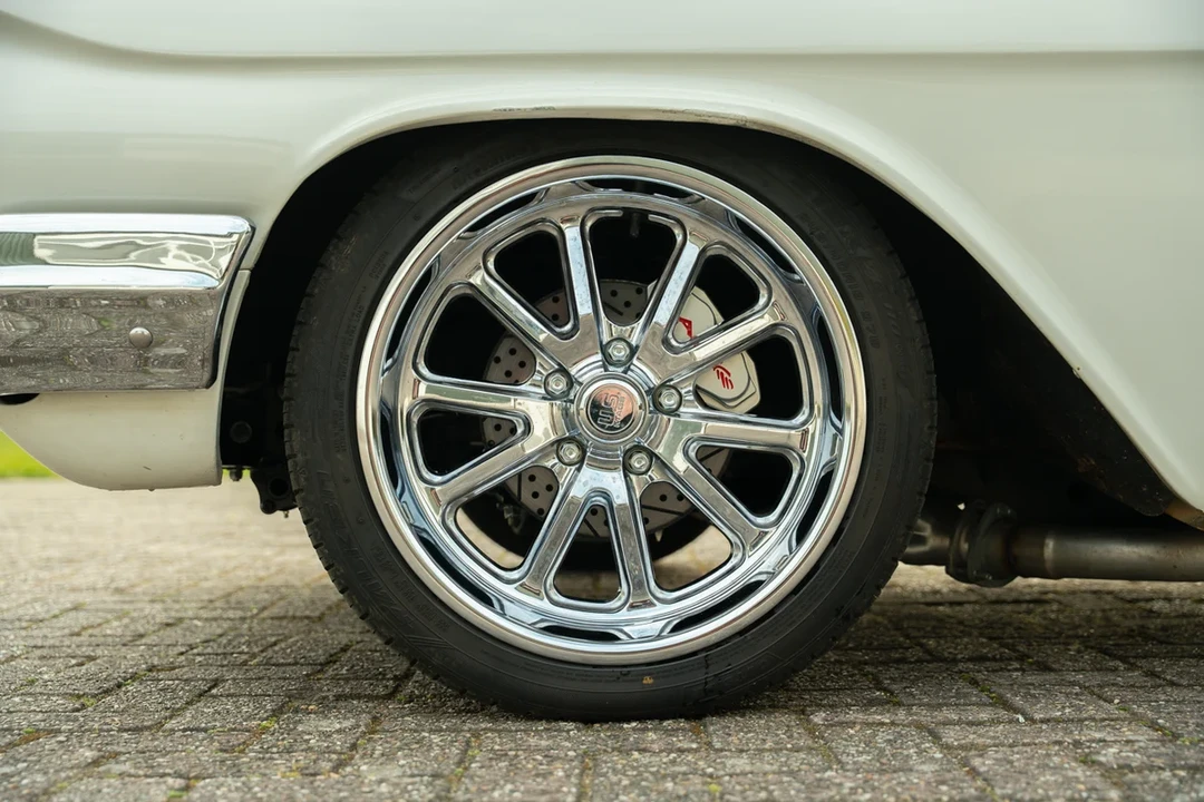 1961 Chevrolet Biscayne - Image 9 of 30