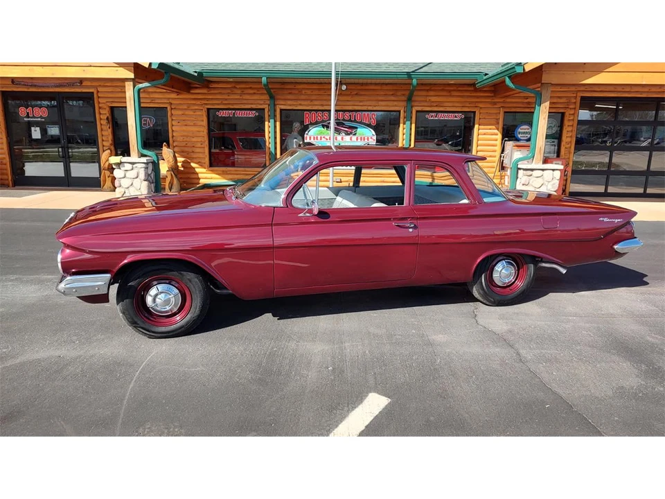 1961 Chevrolet Biscayne - Image 6 of 31