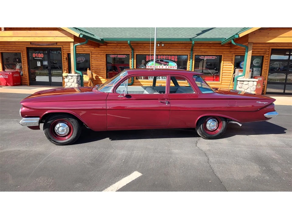 1961 Chevrolet Biscayne - Image 8 of 31
