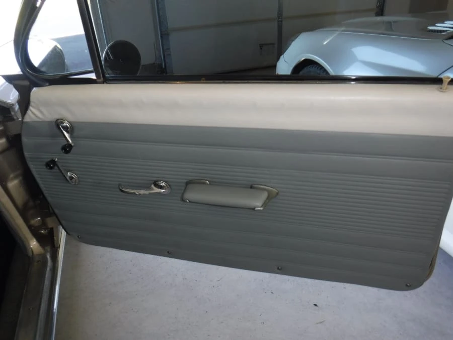 1961 Chevrolet Biscayne - Image 6 of 11