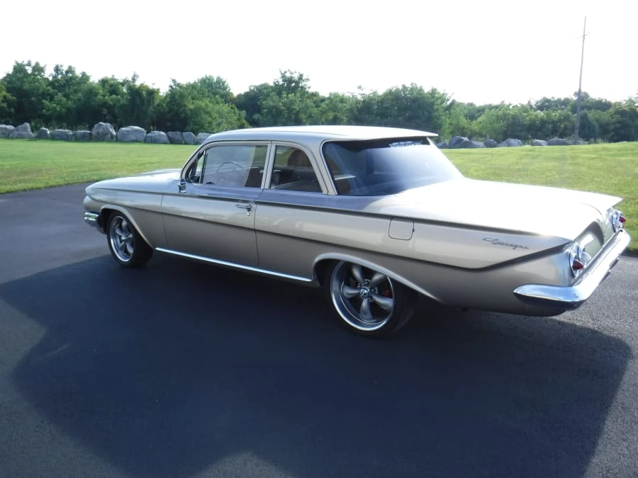 1961 Chevrolet Biscayne - Image 10 of 11