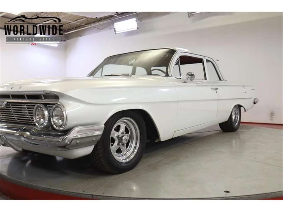 1961 Chevrolet Biscayne - Image 13 of 31