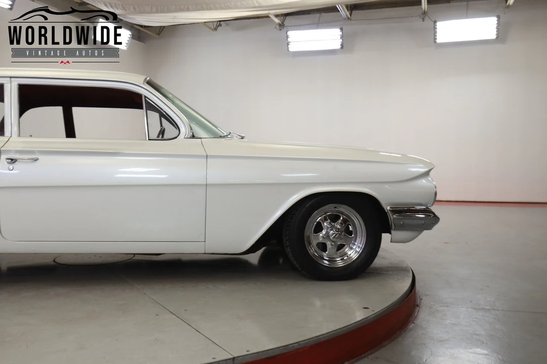 1961 Chevrolet Biscayne - Image 8 of 12