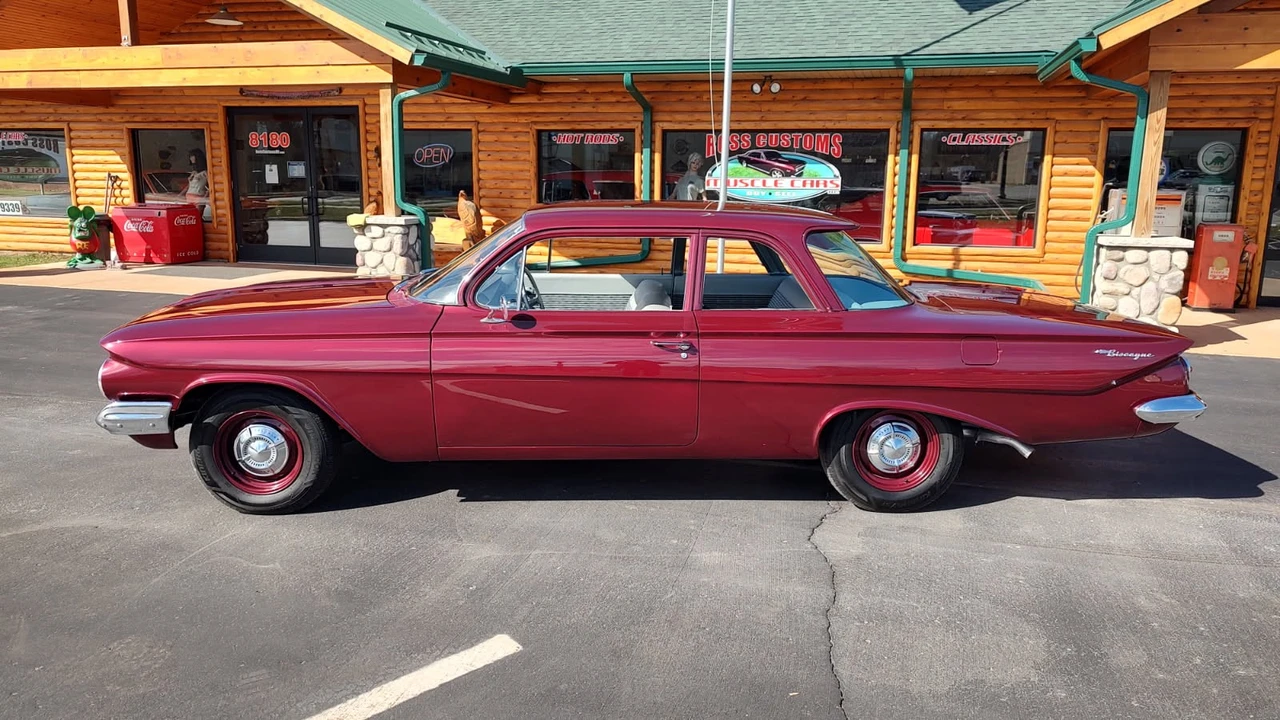 1961 Chevrolet Biscayne - Image 9 of 21