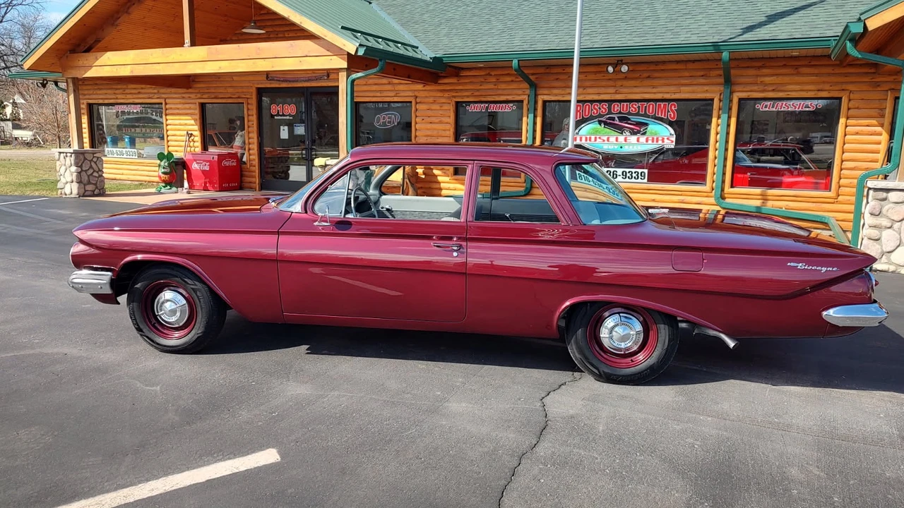 1961 Chevrolet Biscayne - Image 12 of 21