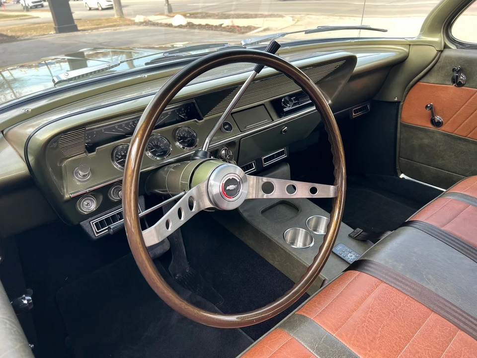 1961 Chevrolet Biscayne - Image 10 of 21