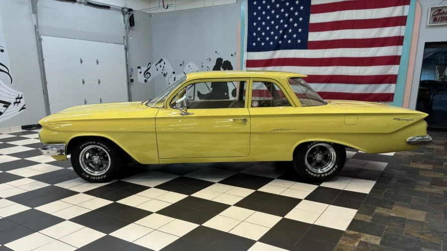 1961 Chevrolet Biscayne - Image 2 of 31