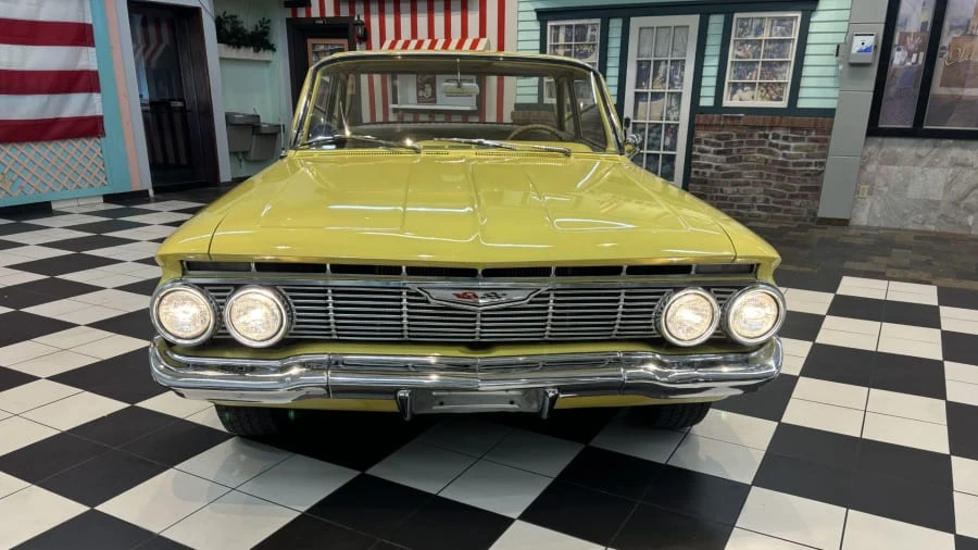 1961 Chevrolet Biscayne - Image 4 of 31