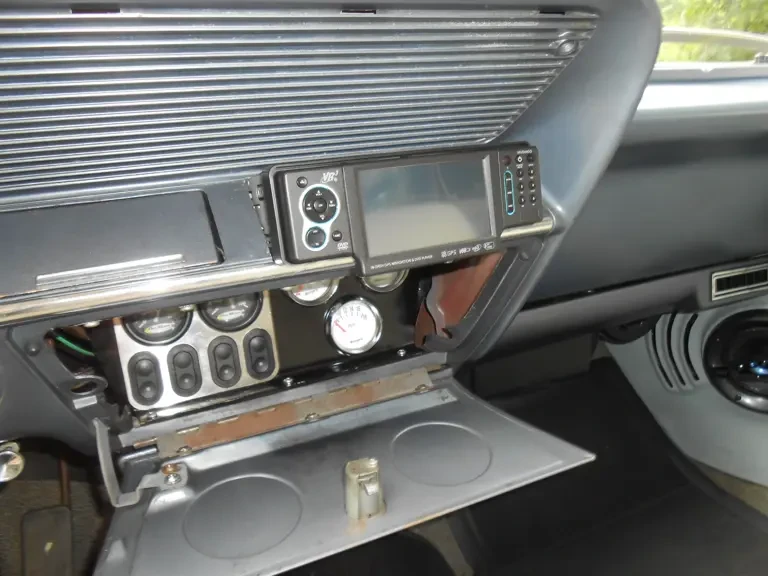1961 Chevrolet Biscayne - Image 11 of 31