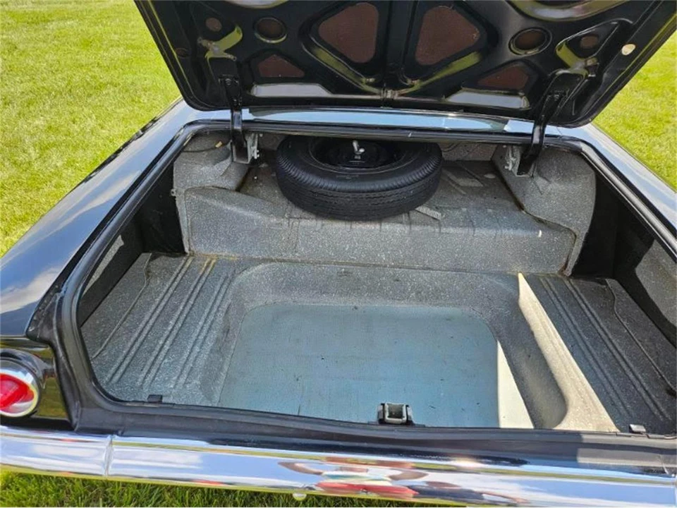 1961 Chevrolet Biscayne - Image 11 of 13