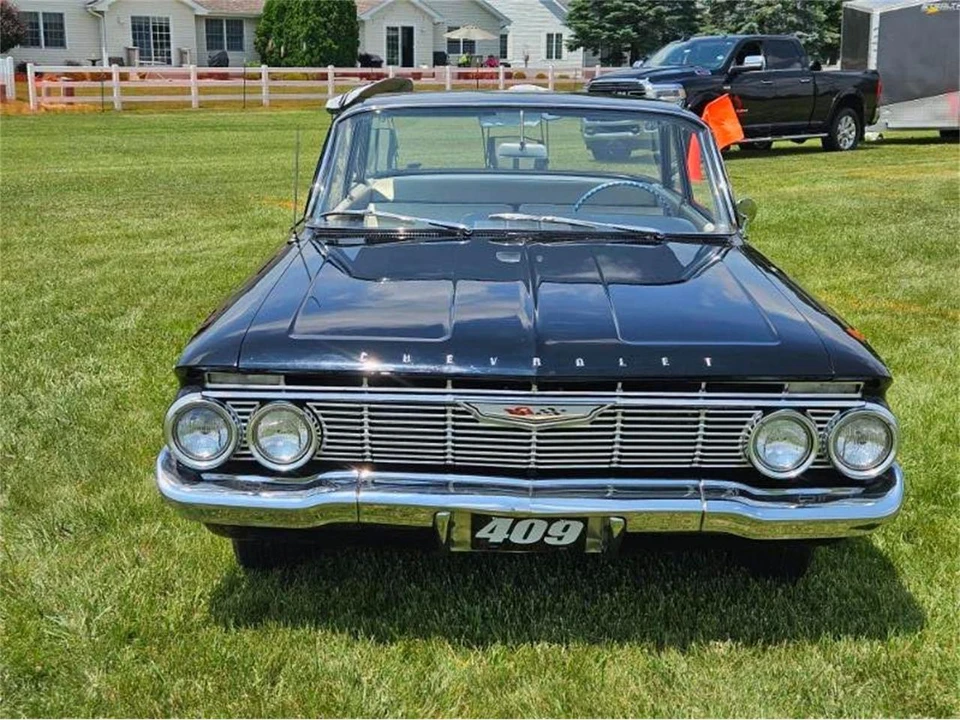 1961 Chevrolet Biscayne - Image 2 of 13