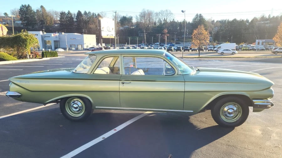 1961 Chevrolet Biscayne - Image 8 of 11