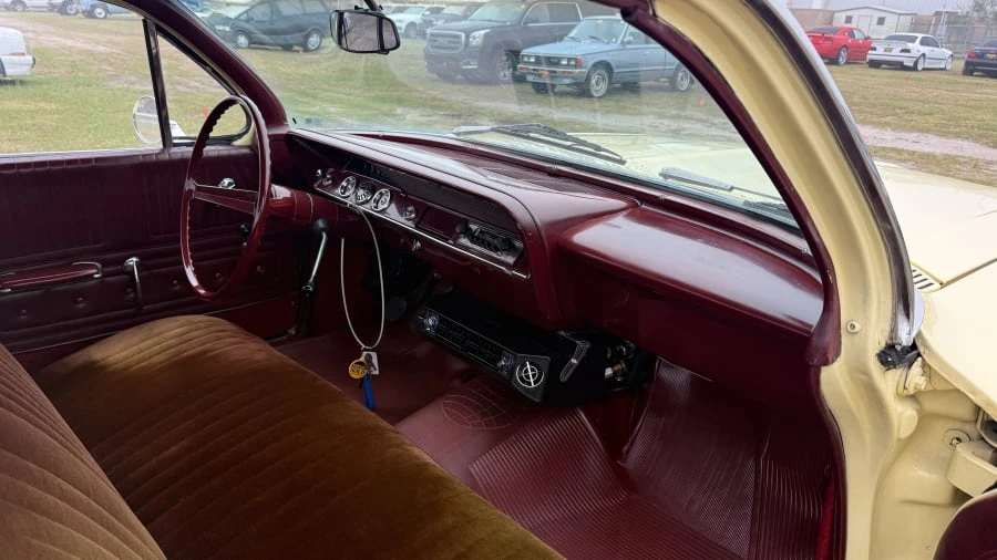 1961 Chevrolet Biscayne - Image 11 of 16