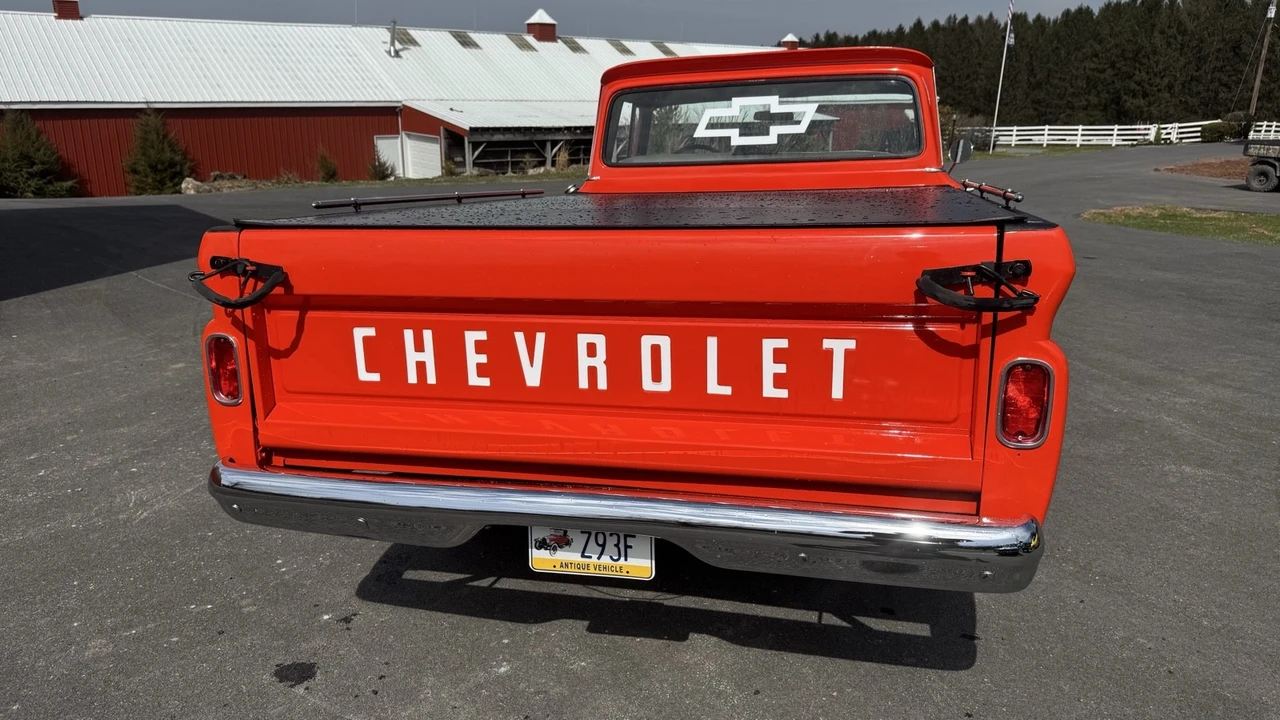1961 Chevrolet Task Force - Image 5 of 18