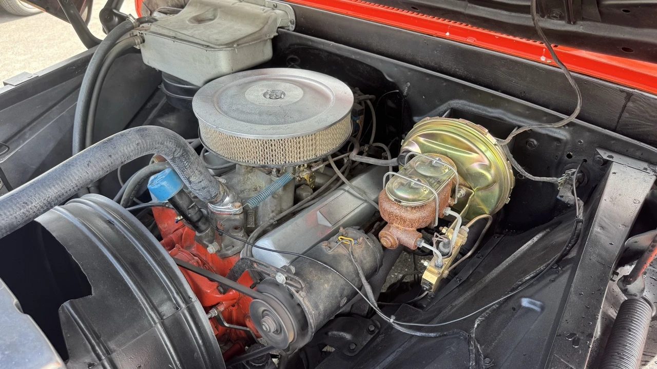 1961 Chevrolet Task Force - Image 15 of 18