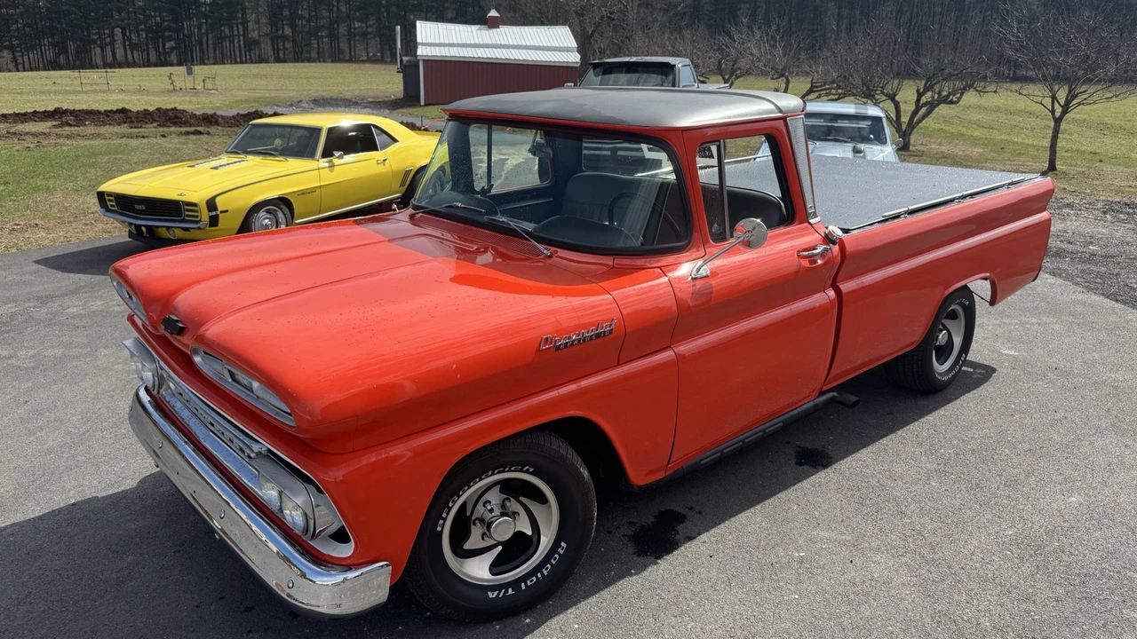 1961 Chevrolet Task Force - Image 2 of 18