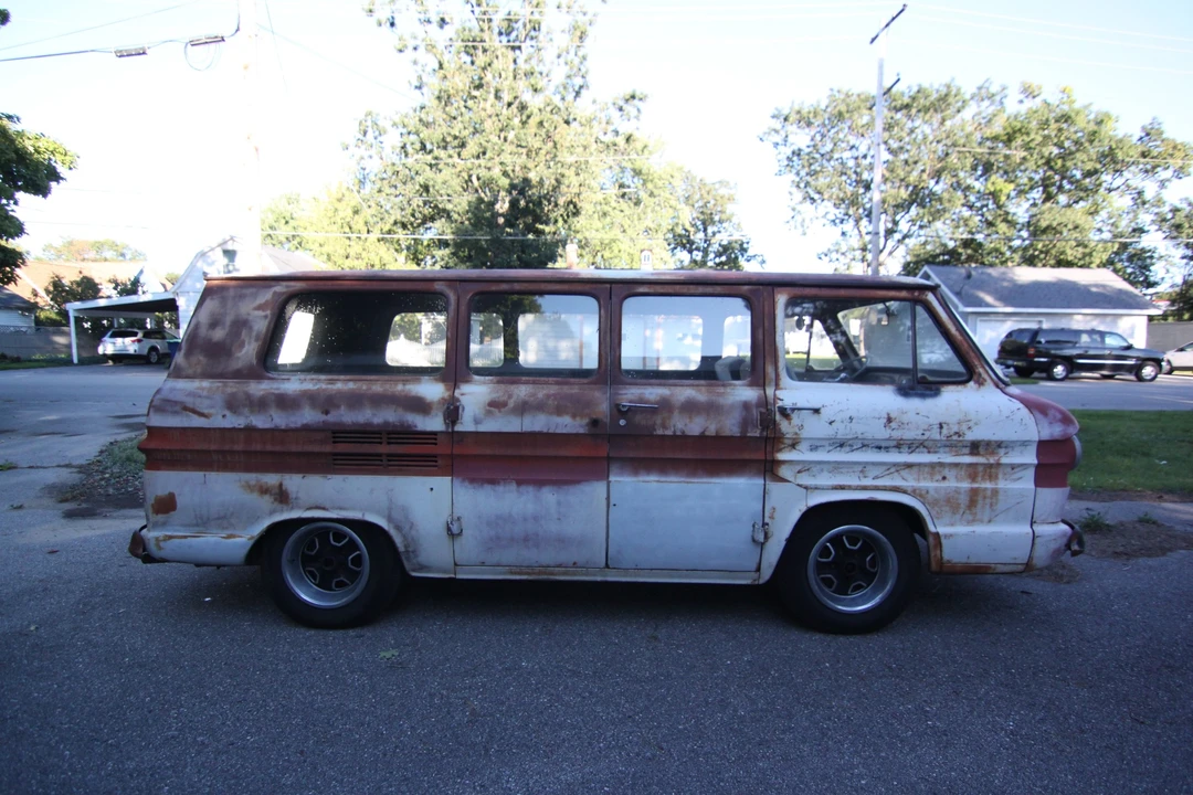 1961 Chevrolet Corvair Greenbrier & Corvan - Image 15 of 31