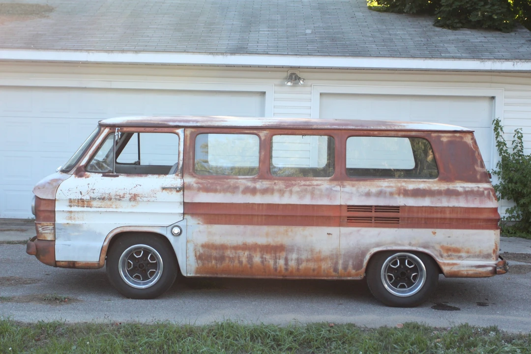 1961 Chevrolet Corvair Greenbrier & Corvan - Image 9 of 31