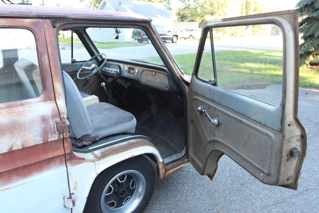 1961 Chevrolet Corvair Greenbrier & Corvan - Image 30 of 31